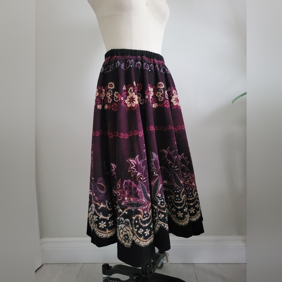 Printed corduroy circle skirt - Picture 2 of 8